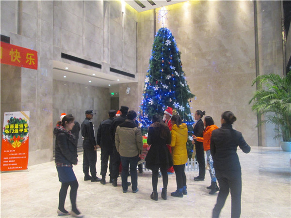 Hoạt động tặng táo an lành tháng 12 năm 2014